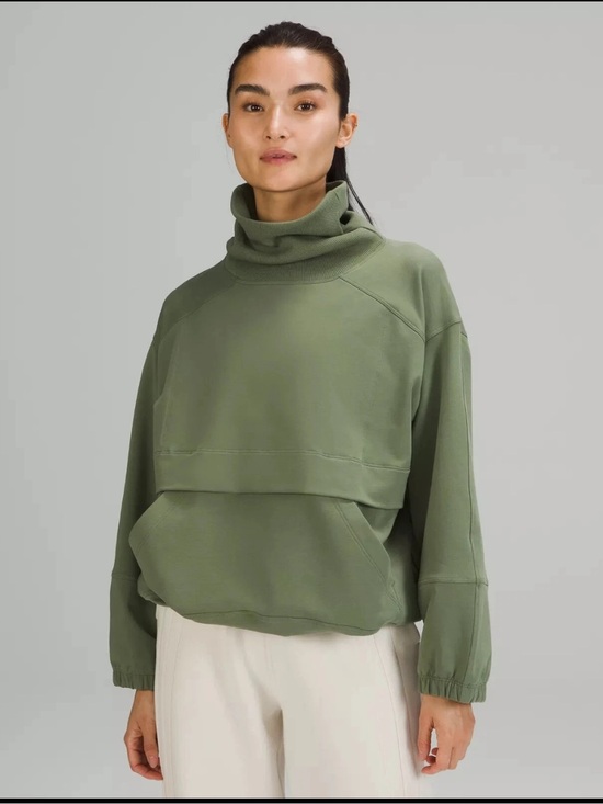 lululemon athletica Sweaters - NEW Lululemon LA Packable Pullover to Pillow Green medium large Funnel Neck